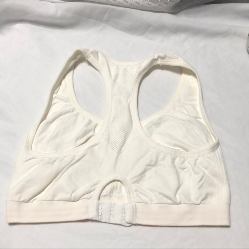 Victoria’s Secret VSX White Sports Bra Size M - Picture 5 of 8
